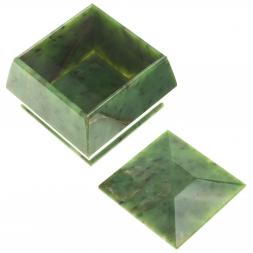 Шкатулка из нефрита "Талисман" 8,5х8,5х7 см