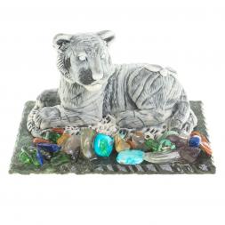 Сувенир фигурка "Тигрёнок с бабочкой" из змеевика и мрамолита 8,5х6,5х5 см