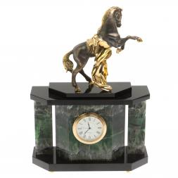 Часы "Конь с попоной" из зеленого флюорита