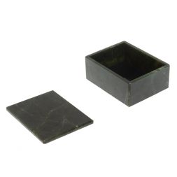 Шкатулка из нефрита 10х7,5х4 см