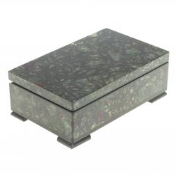 Каменная шкатулка из эвдиалита 10,5х6,5х4см