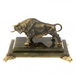 Бронзовая статуэтка "Бык" на подставке из камня нефрит цвет патина