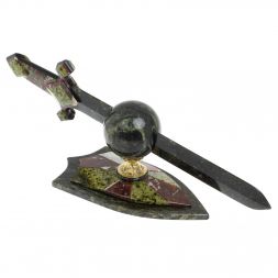 Настольный сувенир "Меч в шаре" змеевик креноид