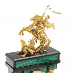 Каминные часы " Георгий Победоносец" камень малахит