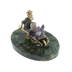 Статуэтка "Старатель с тачкой" из бронзы камень аметист