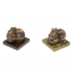 Статуэтка из бронзы на подставке из змеевика "Кролик"