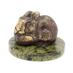 Статуэтка из бронзы на подставке из змеевика "Кролик"