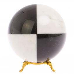 Шар 10 см из белого мрамора и черного змеевика