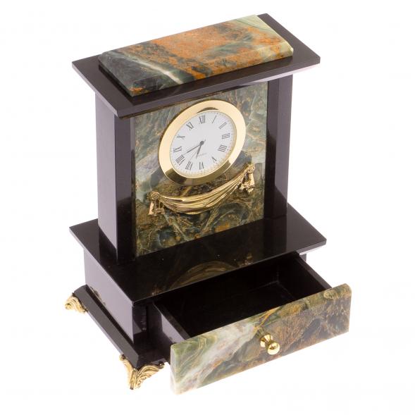 Часы из офиокальцита с выдвижным ящиком 125468