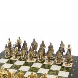 Шахматы подарочные "Богатыри" из мрамора и змеевика 44х44 см