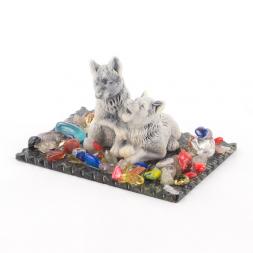 Сувенир из мрамолита "Пара волчат"