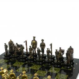Шахматы подарочные "Железнодорожники" из бронзы и змеевика 48х48 см