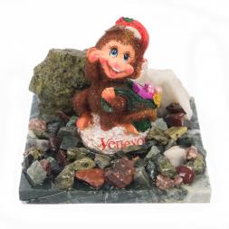 Сувенир "Обезьянка с зеленым мешком №4" змеевик