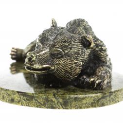 Статуэтка из бронзы &amp;quot;Большой медведь лежит&amp;quot; на подставке из змеевика