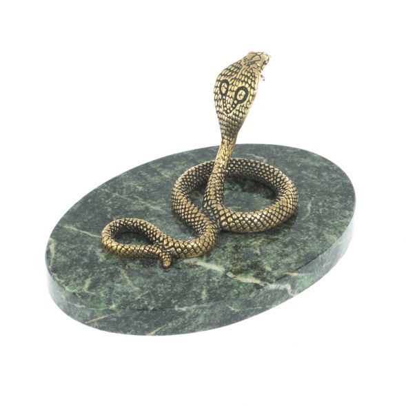 Статуэтка «Королевская кобра» на подставке из шабровского змеевика 128091