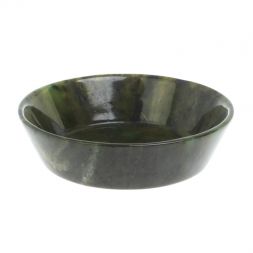 Тарелка орешница из нефрита 11х11х3 см