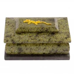 Шкатулка из светло-зеленого змеевика 12х8,5х6 см