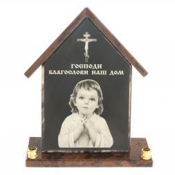 Оберег из обсидиана "Домик" с двумя подсвечниками