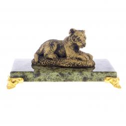 Сувенир фигурка "Тигрёнок на камне" на подставке из камня