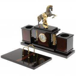 Настольный набор" Конь с попоной" из яшмы