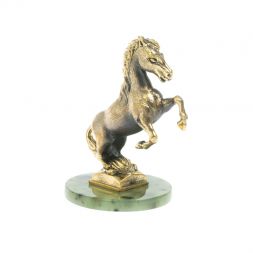 Бронзовая статуэтка "Конь" на нефрите 4,5х4,5х7 см