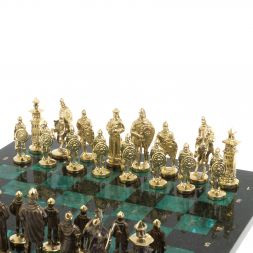 Шахматы "Богатыри" из бронзы и шабровского змеевика 44х44 см