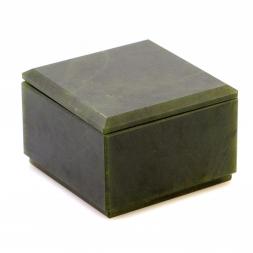 Шкатулка из нефрита 7х7х4,7 см