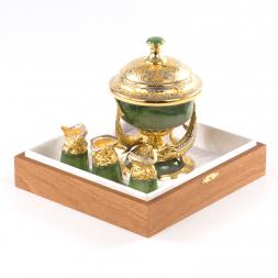 Подарочный набор "Икорница две рыбки со стопками" камень нефрит