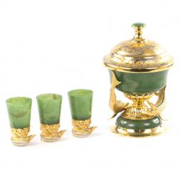 Подарочный набор "Икорница две рыбки со стопками" камень нефрит