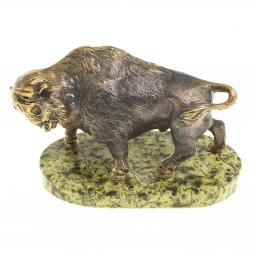 Бронзовая статуэтка "Зубр" на подставке из камня змеевик