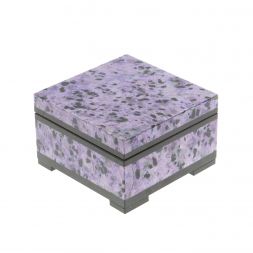 Шкатулка из чароита 8х8х5 см