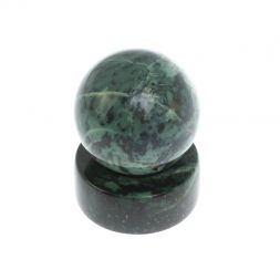 Шар из нефрита 4,5 см на подставке 5х5х2 см