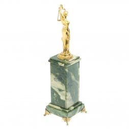 Часы "Фемида" из камня нефрит