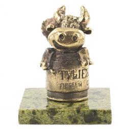 Статуэтка из бронзы и змеевика "Бык тушенка"