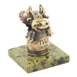 Статуэтка из бронзы и змеевика "Бык тушенка"