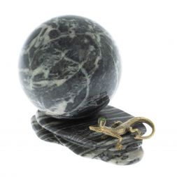 Композиция "Ящерица на скале" с шаром 6 см из магнезита