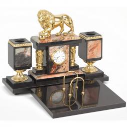 Настольный набор "Лев с шаром" из яшмы и долерита