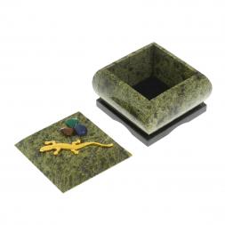 Шкатулка квадратная с прямой ящерицей 6,5х6,5х5 см