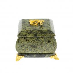 Шкатулка квадратная с ящерицей из змеевика 7,5х7,5х6,5 см