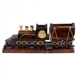 Паровоз с вагоном из обсидиана