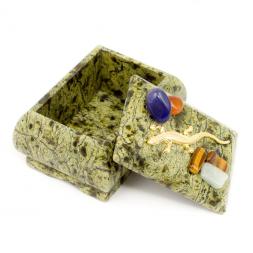 Шкатулка с камешками и ящерицей змеевик 7х5,5х5 см