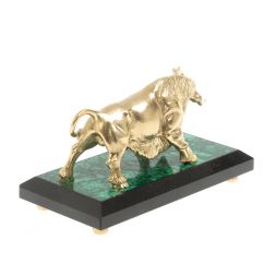 Бронзовая статуэтка "Бык" на подставке из малахита цвет золото