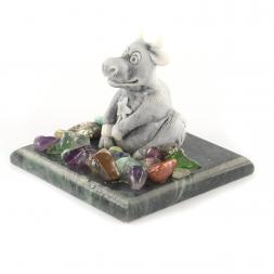 Сувенир "Бык малый" мрамолит змеевик