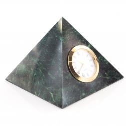 Часы "Пирамида" камень змеевик темный 10х10х8 см