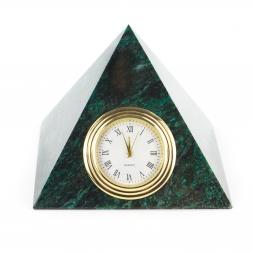 Часы "Пирамида" камень змеевик темный 8х8х7 см