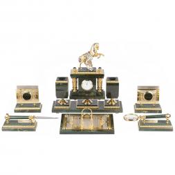 Настольный набор из нефрита &amp;quot;Конь с попоной&amp;quot;