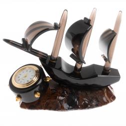 Настольные часы "Парусник" из черного обсидиана