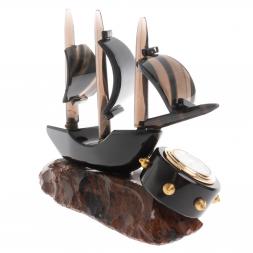 Настольные часы "Парусник" из черного обсидиана