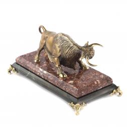 Бронзовая статуэтка "Бык" на подставке из камня цвет патина