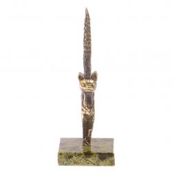 Статуэтка из бронзы "Кошка с длинным хвостом" на подставке из змеевика